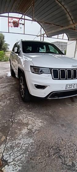 جیپ گراند شیرۆکی